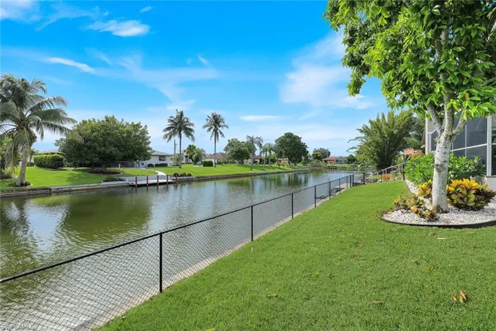 204 Se 20th Pl, Cape Coral, Florida 33990