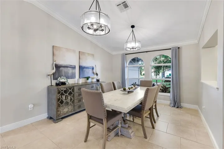204 Se 20th Pl, Cape Coral, Florida 33990