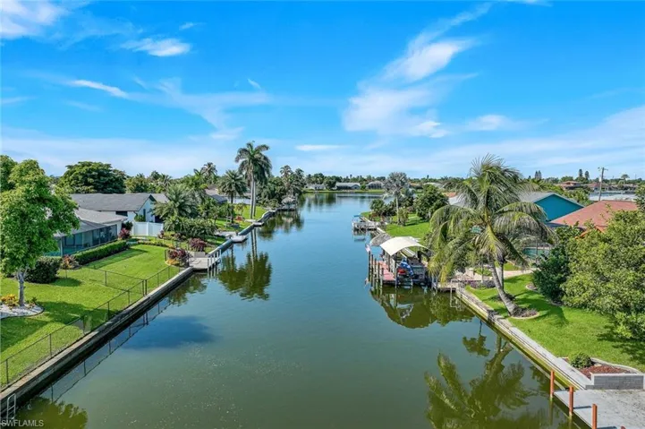 204 Se 20th Pl, Cape Coral, Florida 33990