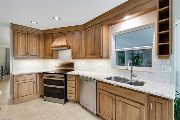 204 Se 20th Pl, Cape Coral, Florida 33990
