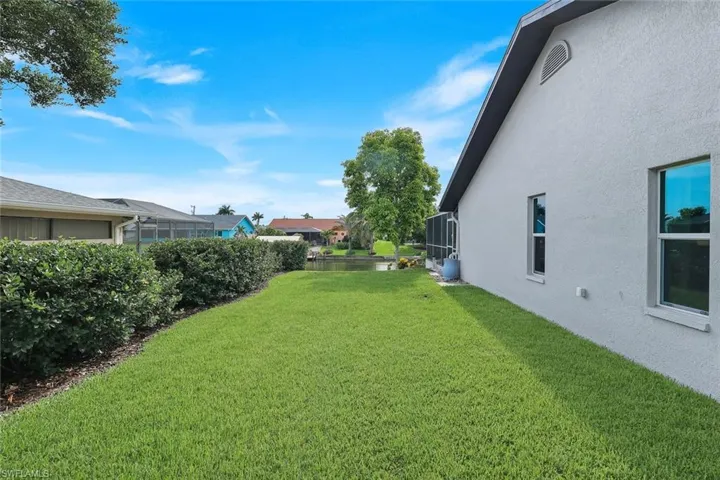 204 Se 20th Pl, Cape Coral, Florida 33990