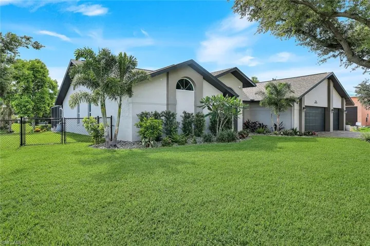 204 Se 20th Pl, Cape Coral, Florida 33990