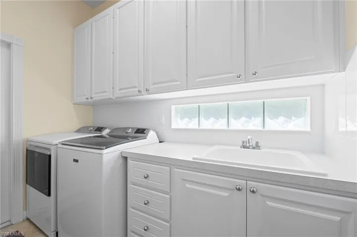 28100 Cetation Way Bonita Springs FL - Laundry