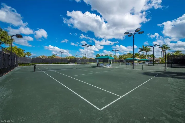 8 lighted clay tennis courts