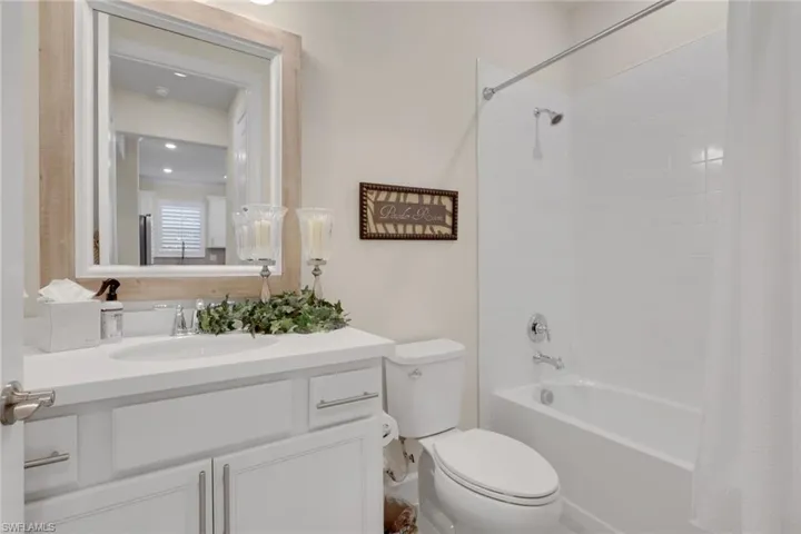 16621 Rolling Rock Blvd, Alva, Florida 33920