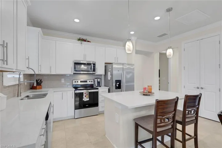 16621 Rolling Rock Blvd, Alva, Florida 33920