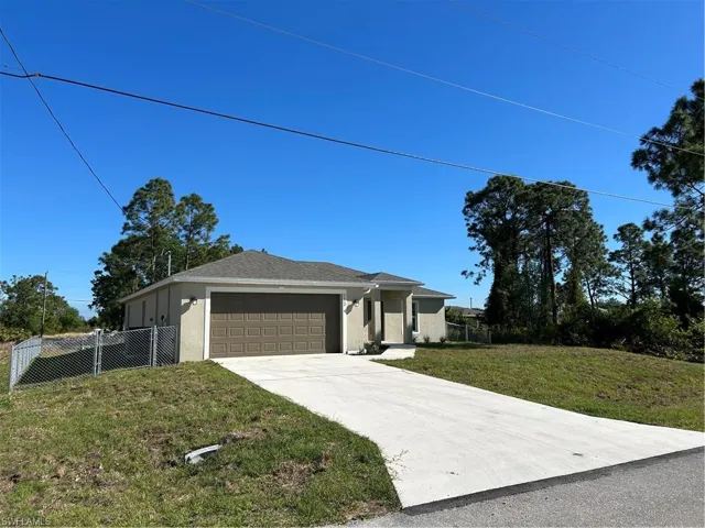 2809  Nadine  LN, Lehigh Acres, FL 33971