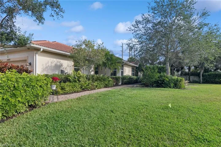 13470  Kent  ST, Naples, FL 34109