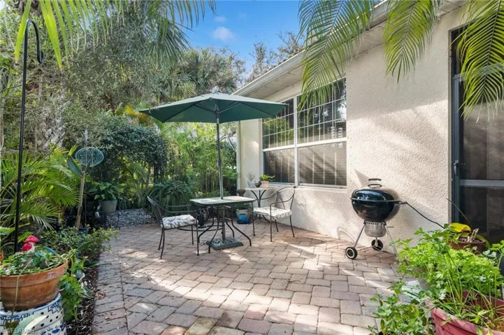 View of patio / terrace with area for grilling