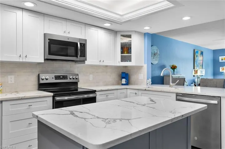 New quartzite, counters, appliances