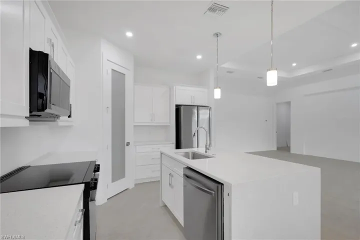 426 Nw 3rd Ter, Cape Coral, Florida 33993