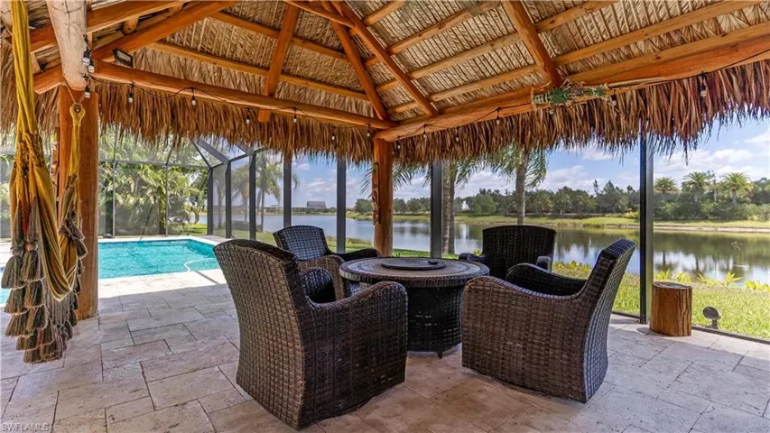 Tiki Gazeebo