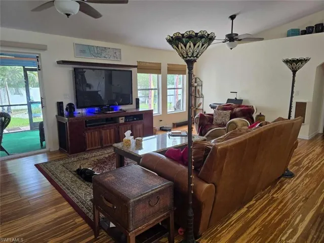 2708 SW 2nd  TER, Cape Coral, FL 33991