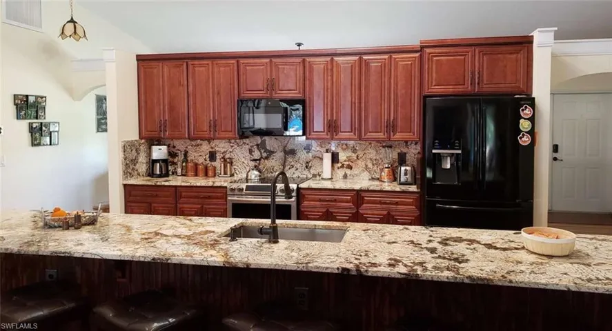 2708 SW 2nd  TER, Cape Coral, FL 33991
