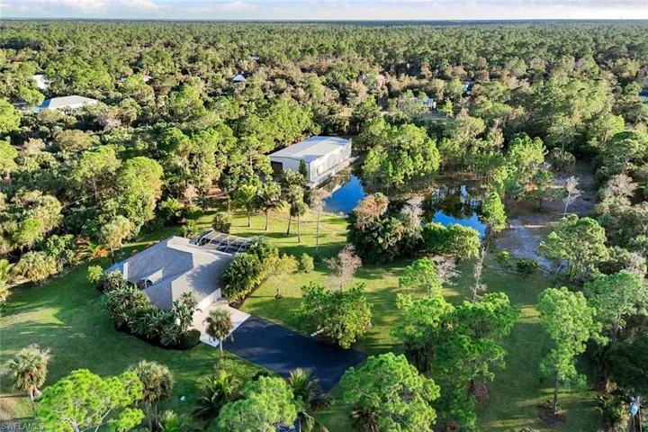 3332  White  BLVD, Naples, FL 34117