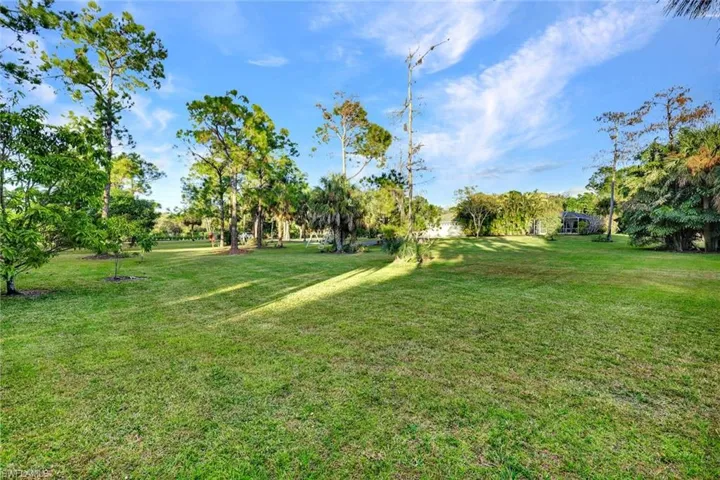 3332  White  BLVD, Naples, FL 34117