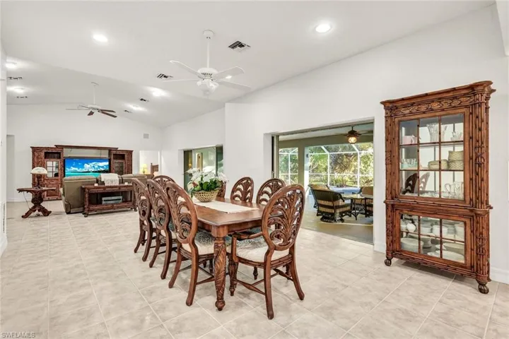 3332  White  BLVD, Naples, FL 34117