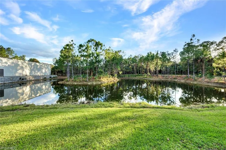 3332  White  BLVD, Naples, FL 34117