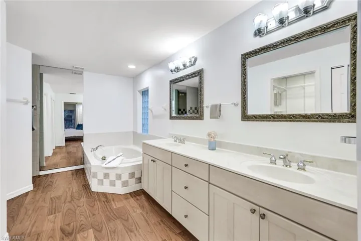 3332  White  BLVD, Naples, FL 34117