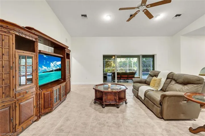 3332  White  BLVD, Naples, FL 34117