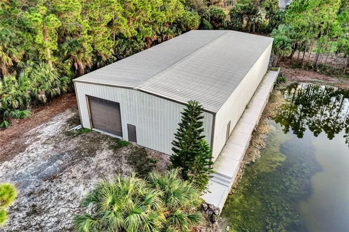 3332  White  BLVD, Naples, FL 34117