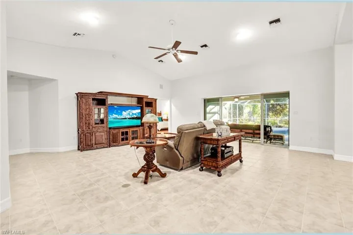 3332  White  BLVD, Naples, FL 34117