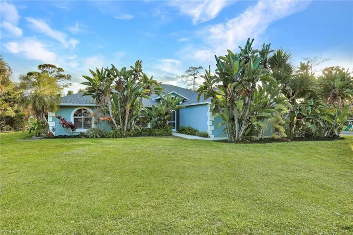 3332  White  BLVD, Naples, FL 34117