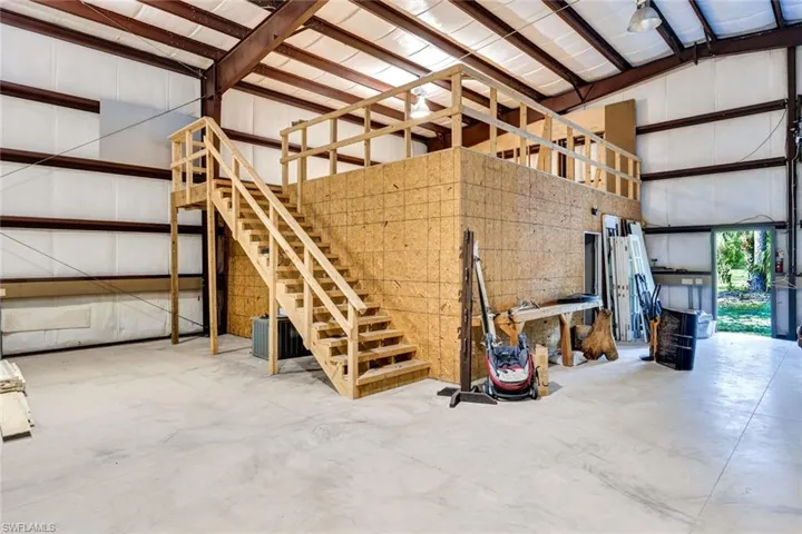 3332  White  BLVD, Naples, FL 34117