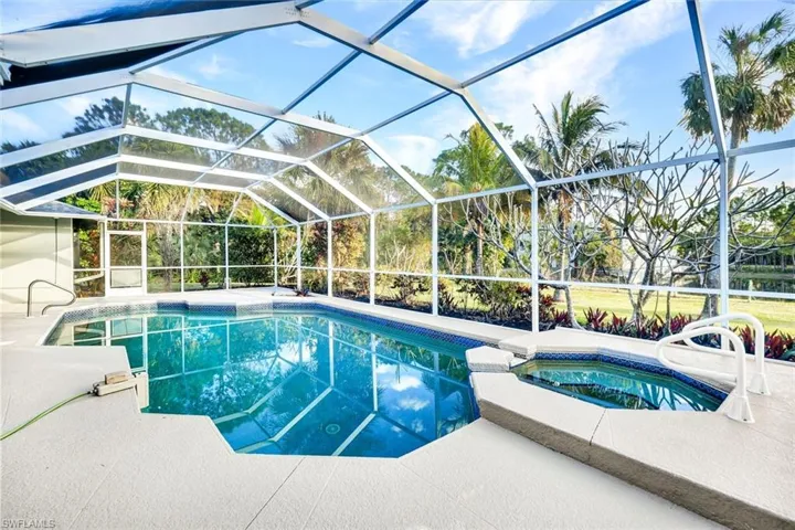 3332  White  BLVD, Naples, FL 34117
