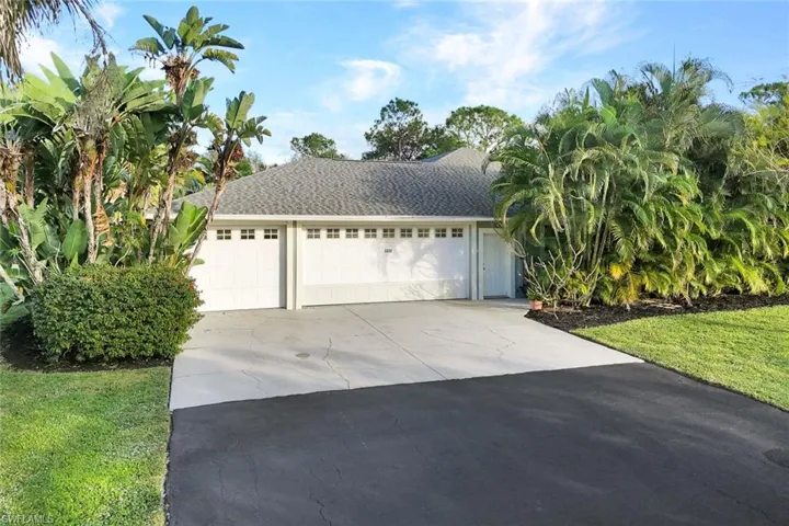 3332  White  BLVD, Naples, FL 34117