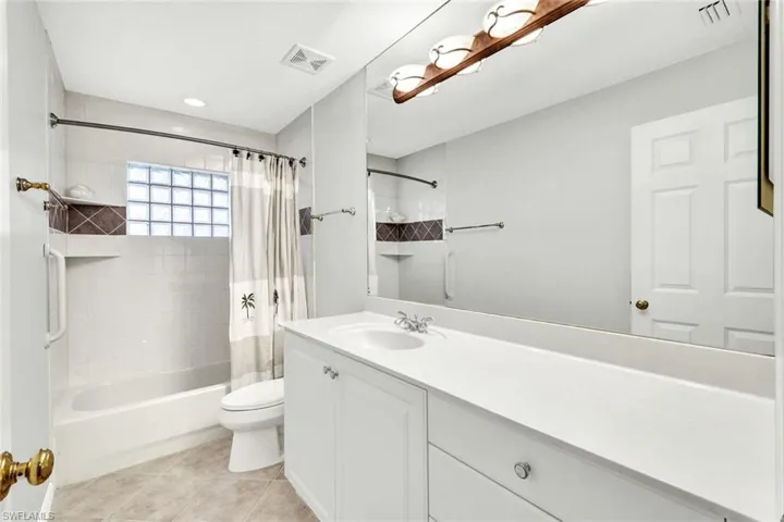 3332  White  BLVD, Naples, FL 34117