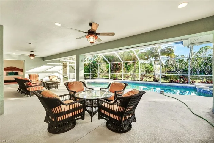 3332  White  BLVD, Naples, FL 34117