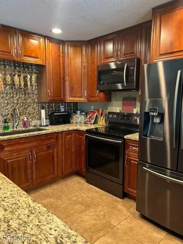 826  B  RD, Labelle, FL 33935