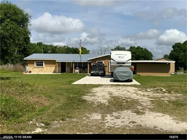 826  B  RD, Labelle, FL 33935