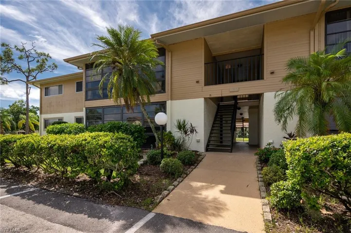 5712  Foxlake  DR, North Fort Myers, FL 33917