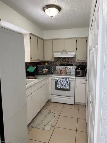 1342 Se 2nd Ave 2, Cape Coral, Florida 33990