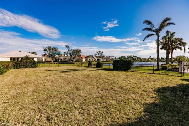 Large Fenced Yard