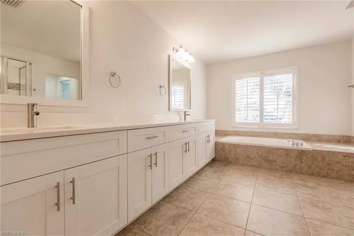 Huge Main Bathroom