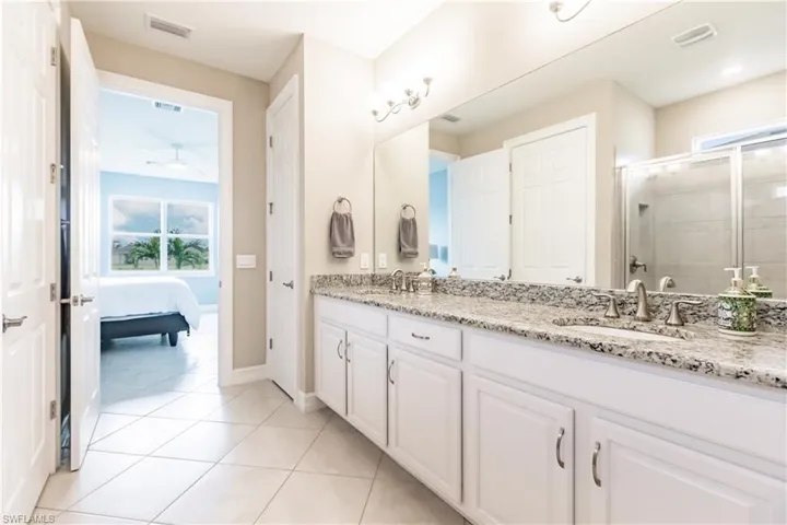 3341 Acapulco CIR, CAPE CORAL FL 33909