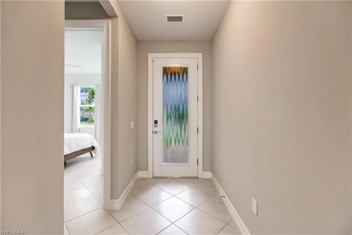 3341 Acapulco CIR, CAPE CORAL FL 33909