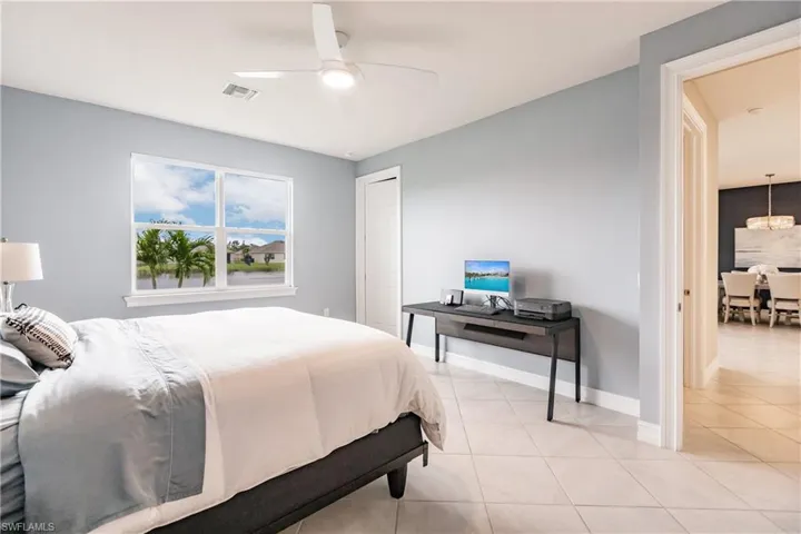 3341 Acapulco CIR, CAPE CORAL FL 33909