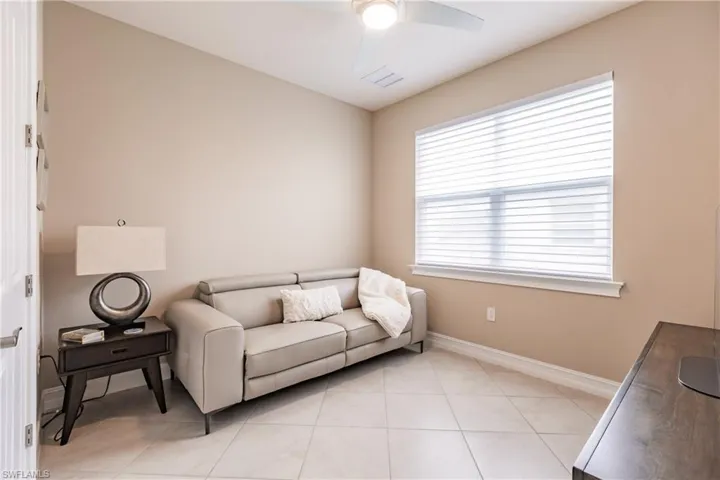 3341 Acapulco CIR, CAPE CORAL FL 33909