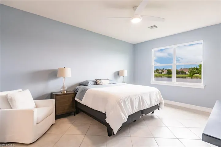 3341 Acapulco CIR, CAPE CORAL FL 33909
