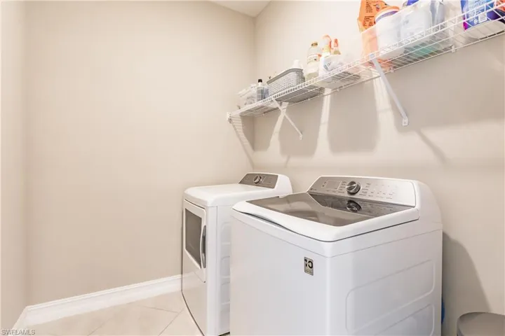 3341 Acapulco CIR, CAPE CORAL FL 33909