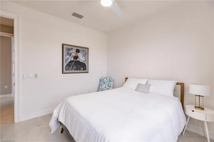 3341 Acapulco CIR, CAPE CORAL FL 33909