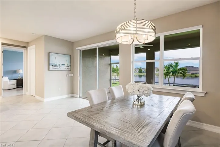 3341 Acapulco CIR, CAPE CORAL FL 33909