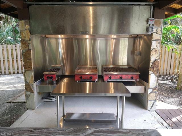 Outdoor Kitchen