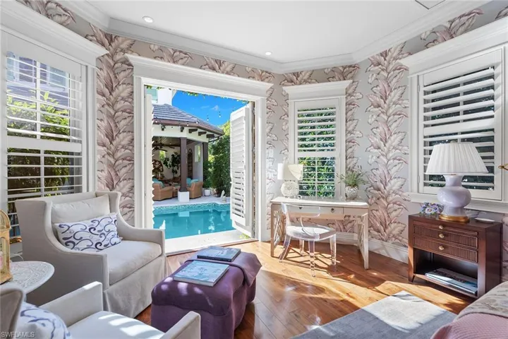 530 1st Ave N, Naples, Florida 34102