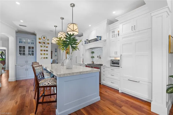 530 1st Ave N, Naples, Florida 34102
