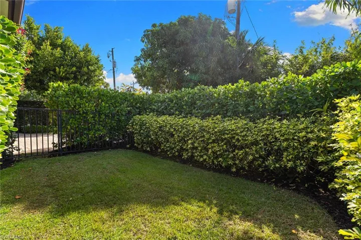 530 1st Ave N, Naples, Florida 34102